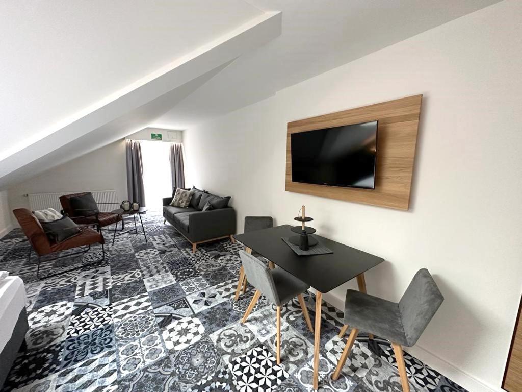 Alpengluehen Smart Hotel Olching Ngoại thất bức ảnh