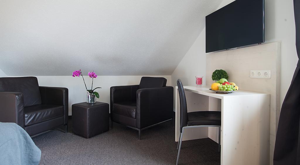 Alpengluehen Smart Hotel Olching Phòng bức ảnh