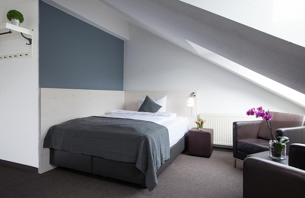 Alpengluehen Smart Hotel Olching Phòng bức ảnh