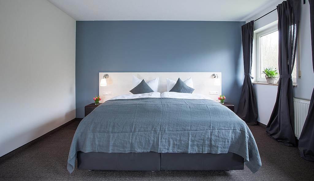 Alpengluehen Smart Hotel Olching Phòng bức ảnh